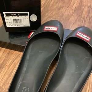 Hunter Ballet Flats - Black